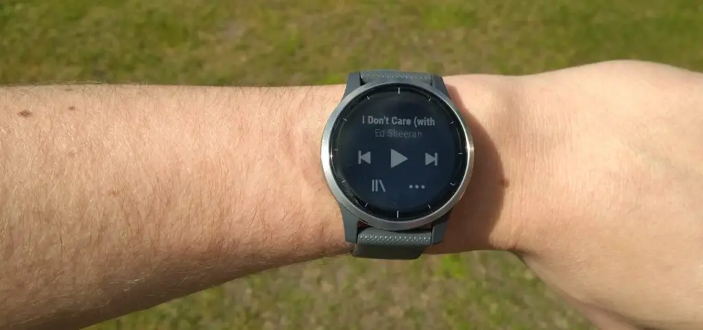 Garmin vivoactive watch faces